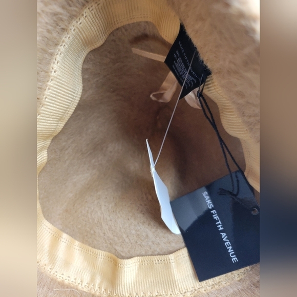Saks Fifth AvenueFuzzy Bucket Hat one‎ size - Picture 6 of 9